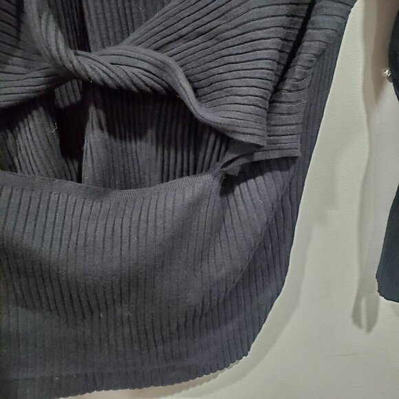 Future Collective Plus Size Black Long-Sleeved Ribbed Top Back Cut-outs Sz 4X - Picture 14 of 16